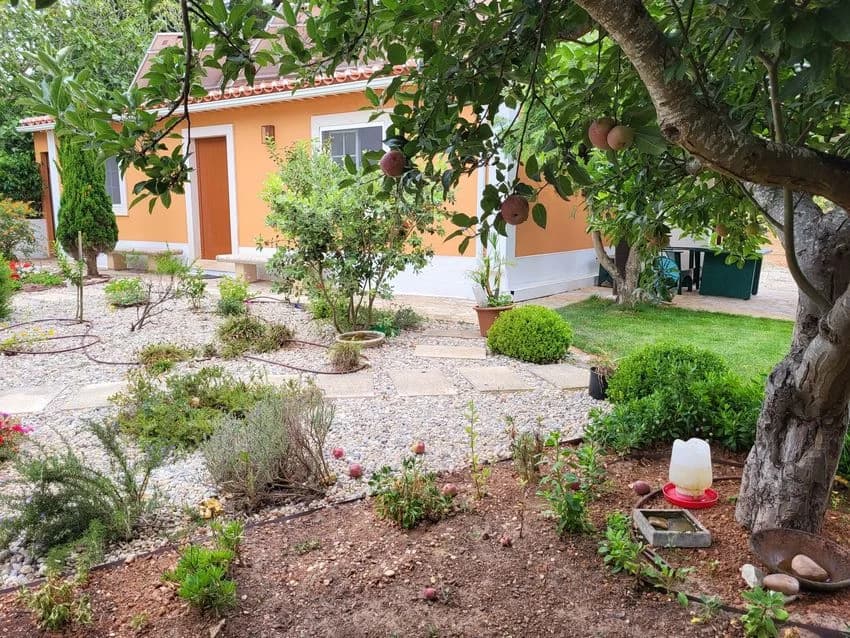 T1 flat for rent in rua 1 de Maio, 3