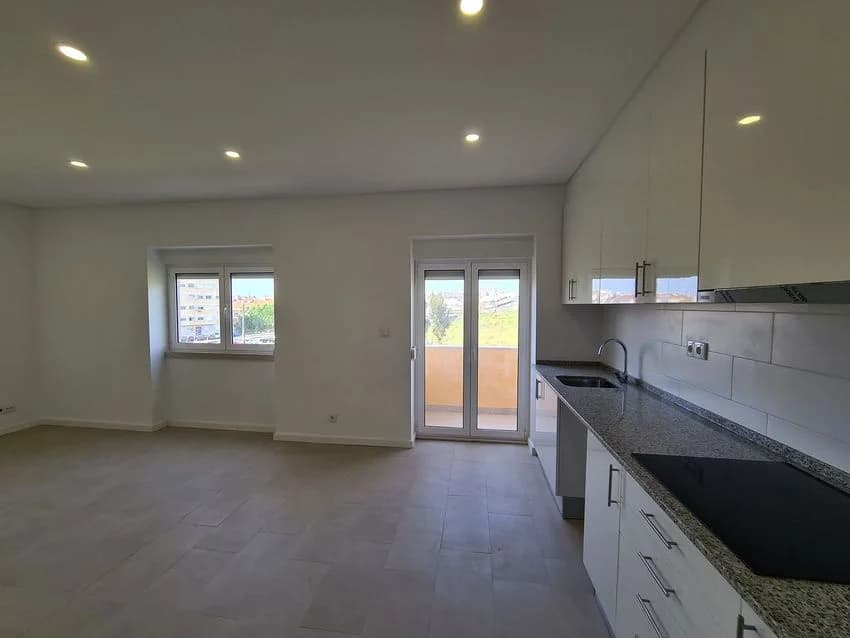 T2 flat for rent in avenida Lourenço Marques