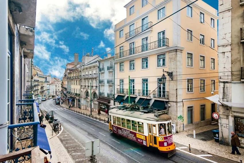 T2 flat for rent in rua da Misericórdia