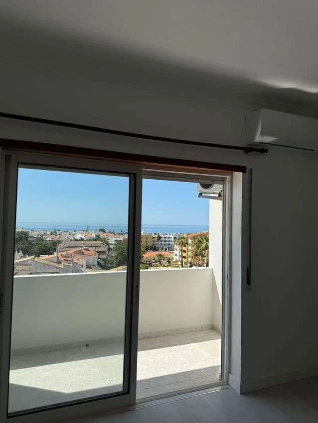 T2 flat for rent in Beco das Camélias a