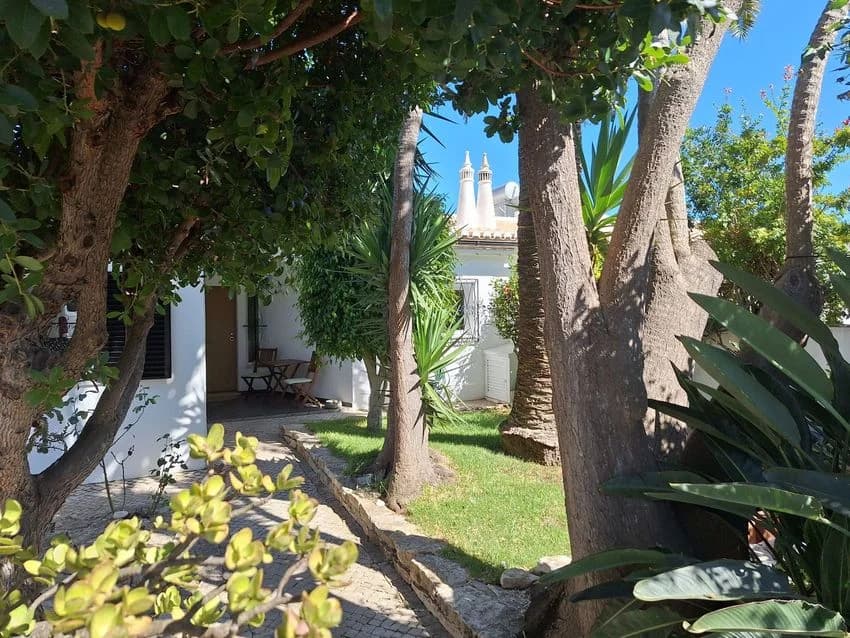 Semi-detached house for rent in Rua Frei Vicente de Lagos, 21 a