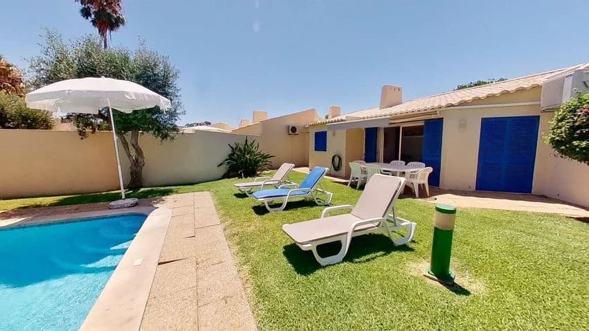 Semi-detached house for rent in Rua de Tânger, 4