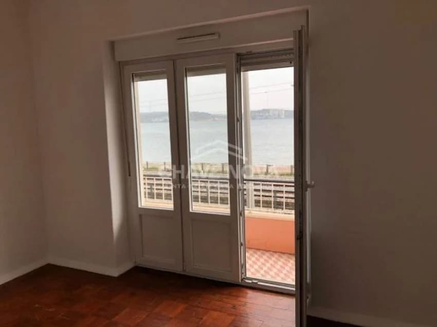 T2 flat for rent in avenida Ivens