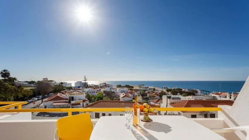 T2 flat for rent in Rua Gil Eanes