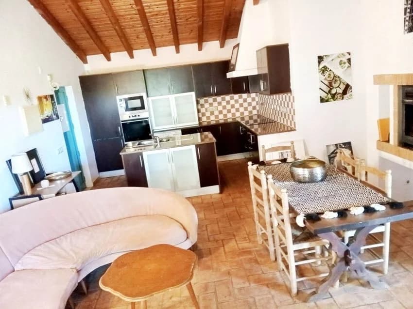 Village house for rent , Em534