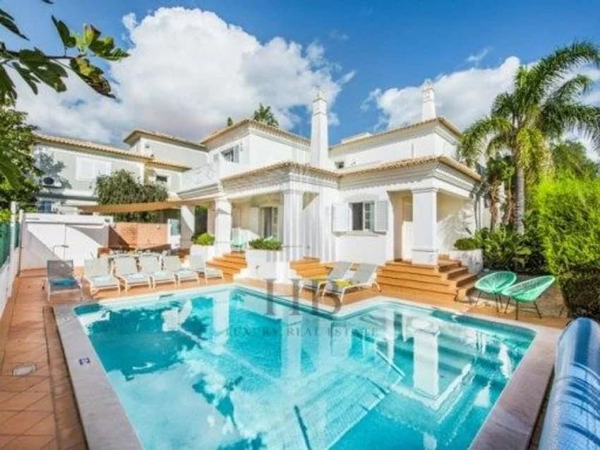 Detached house for rent in Rua D. Fernando