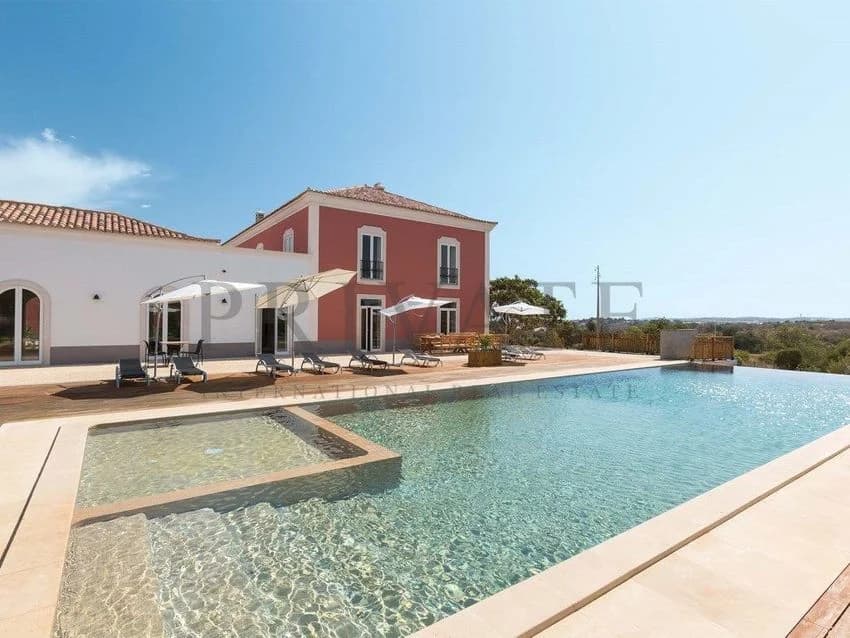 Detached house for rent in Estrada das Assumadas