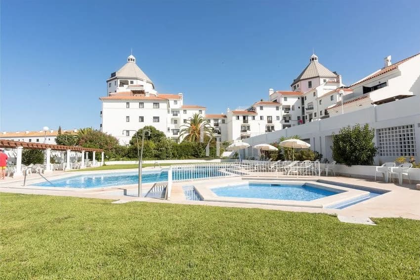 T2 flat for rent in Avenida do Cerro da Vila Nn