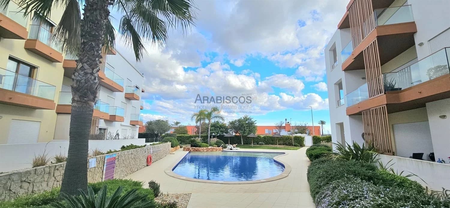 T2 flat for rent in Zona Ribeirinha