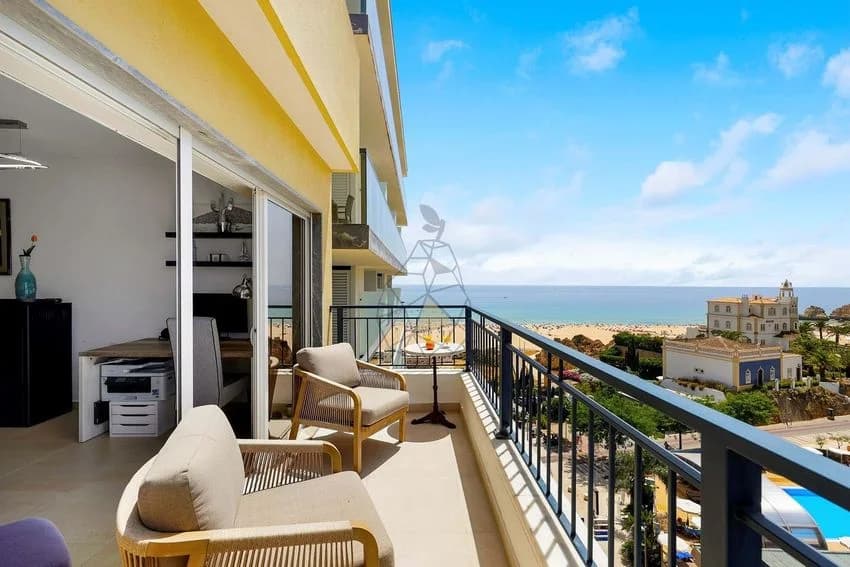 T4 flat for rent in Estrada da Rocha