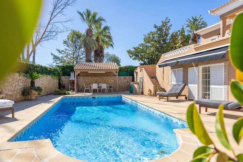 Detached house for rent in Golférias - Honório