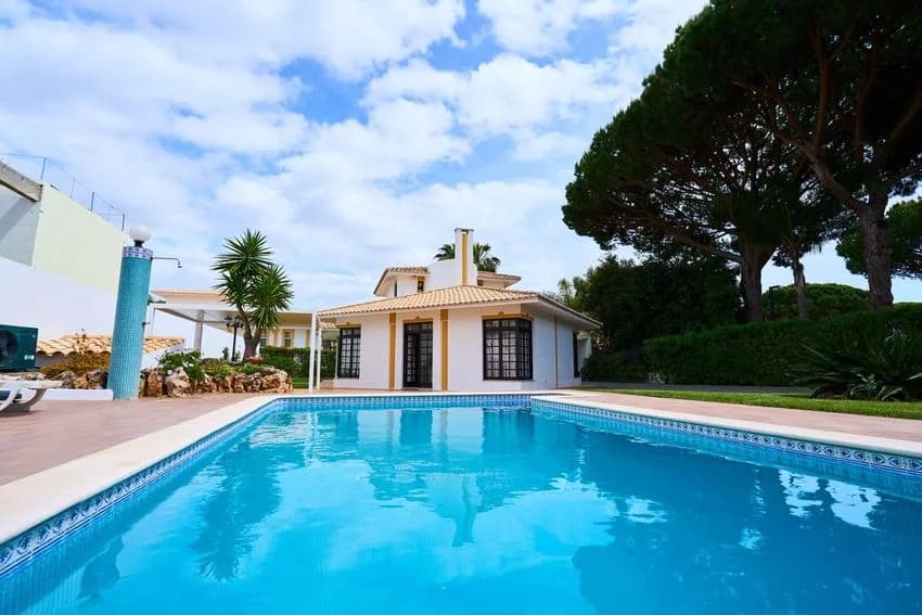 Detached house for rent , Vale do Garrão Nn