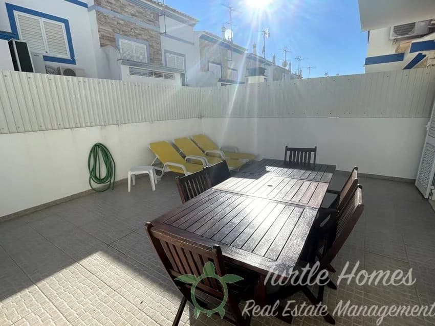 Terraced house for rent in Rua da Nora