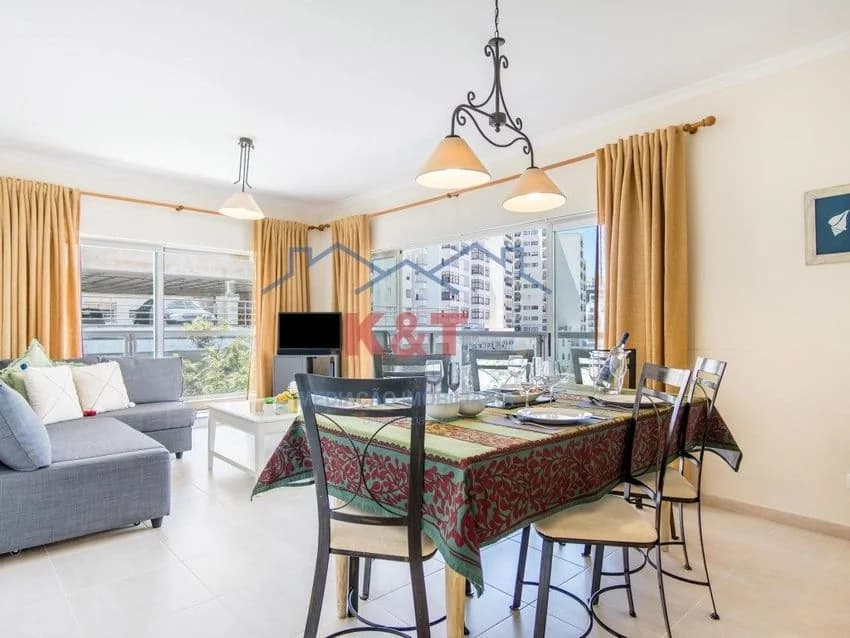T2 flat for rent in Estrada da Rocha