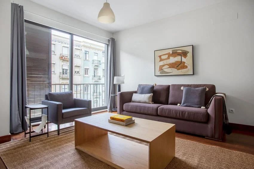 T1 flat for rent in rua Luciano Cordeiro