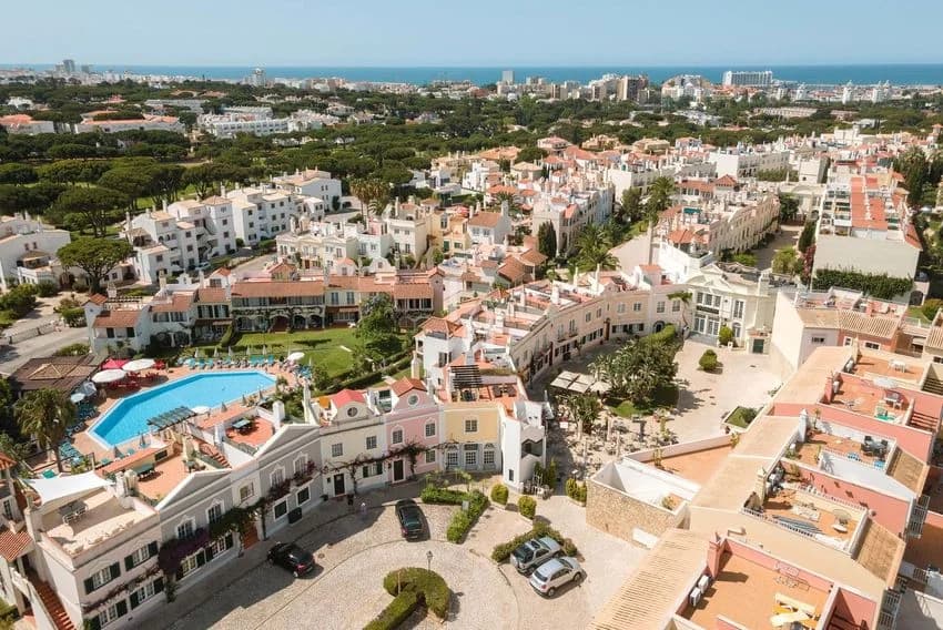 T2 flat for rent in Largo da Igreja Nn