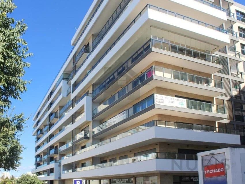 T2 flat for rent in Rua Engenheiro Francisco Bívar