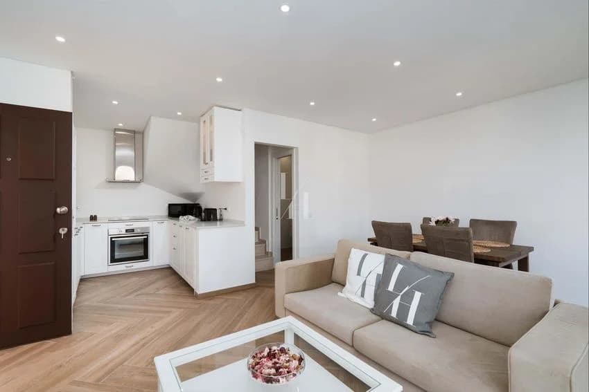 T2 flat for rent in Largo da Igreja Nn