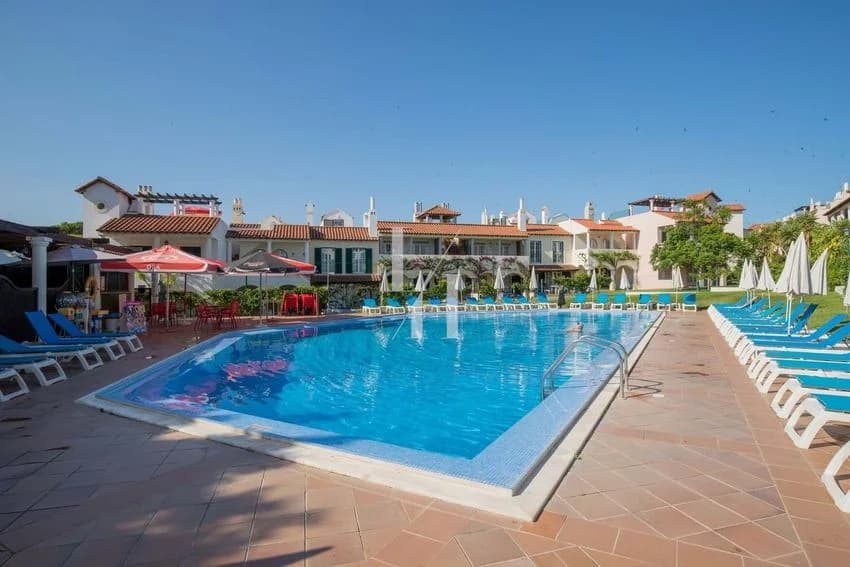 T2 flat for rent in Largo da Igreja Nn
