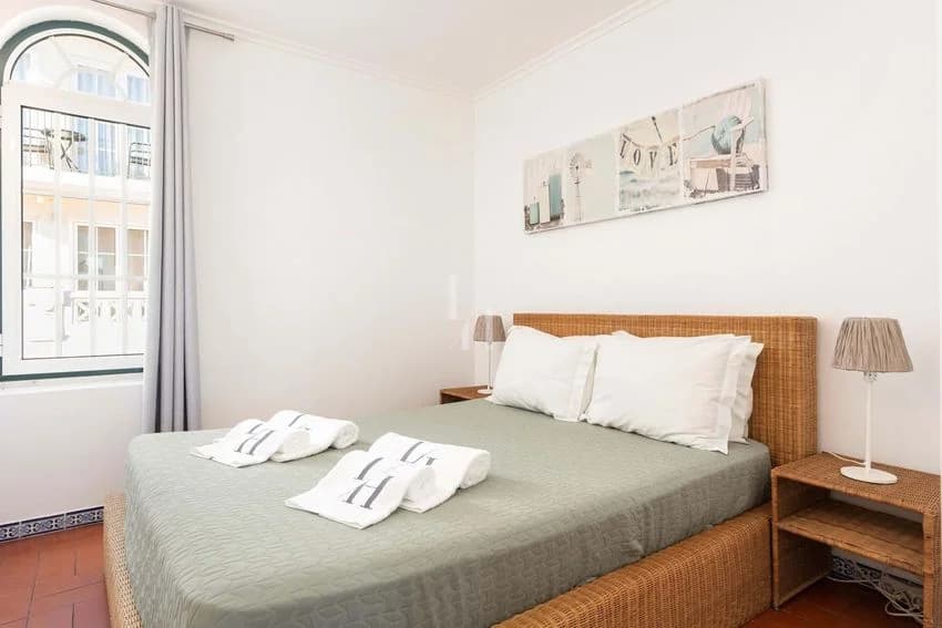 T2 flat for rent in Largo da Igreja Nn