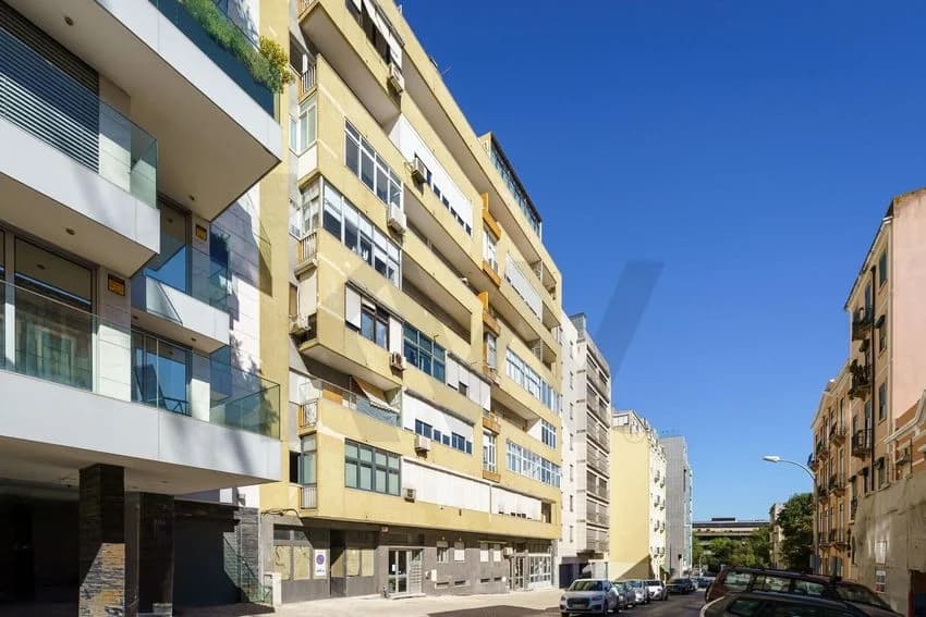 T2 flat for rent in rua Dom Luís de Noronha, 24