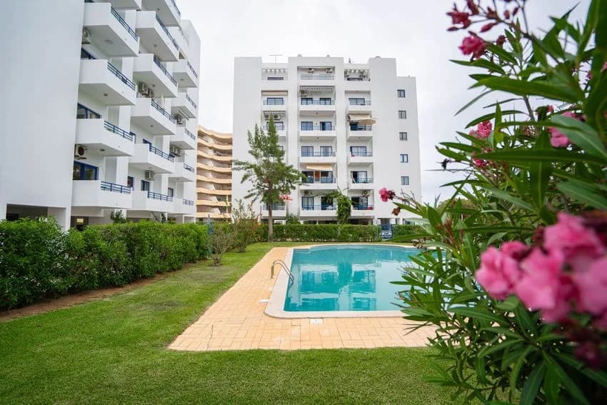 T1 flat for rent in Rua da Torre d'Água