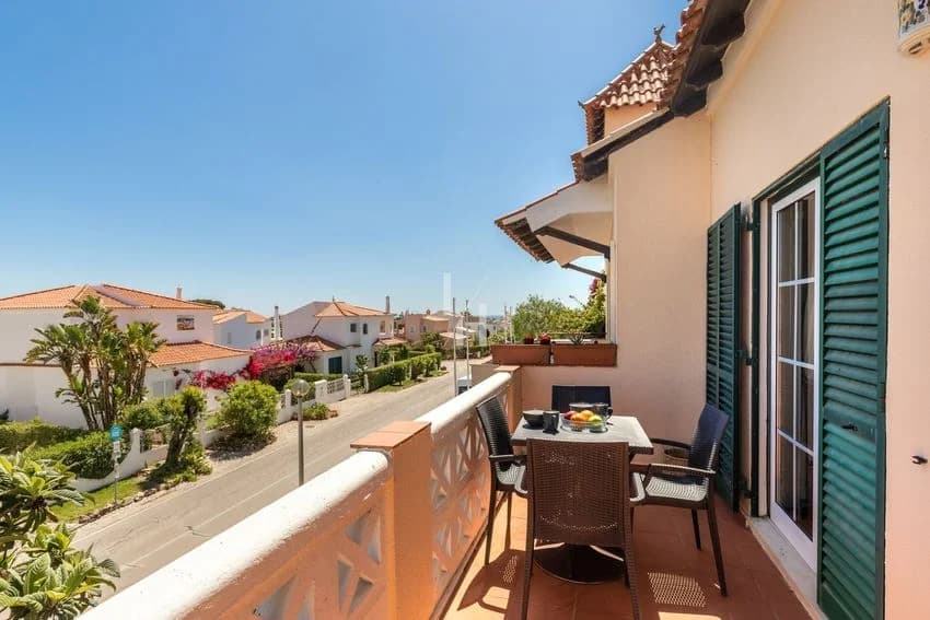T2 flat for rent in Largo da Igreja Nn