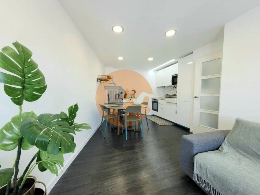 T1 flat for rent in Rua da Alagoa