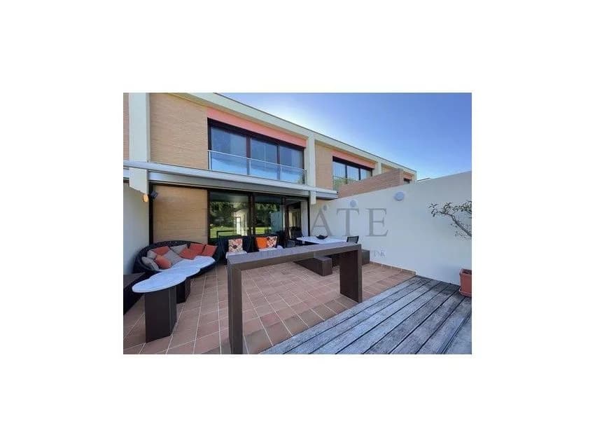 Detached house for rent in Centro - Quarteira Velha