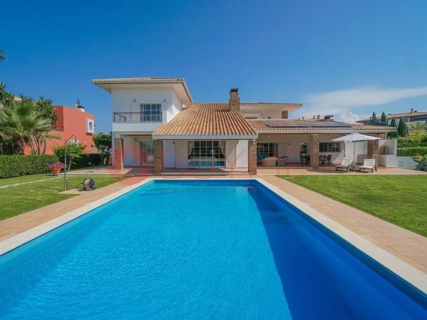 Detached house for rent in Victoria - Monte Laguna