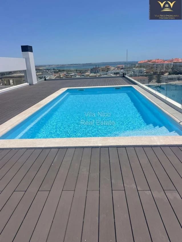 T2 flat for rent in Rua José António F. Brak Lamy Nn