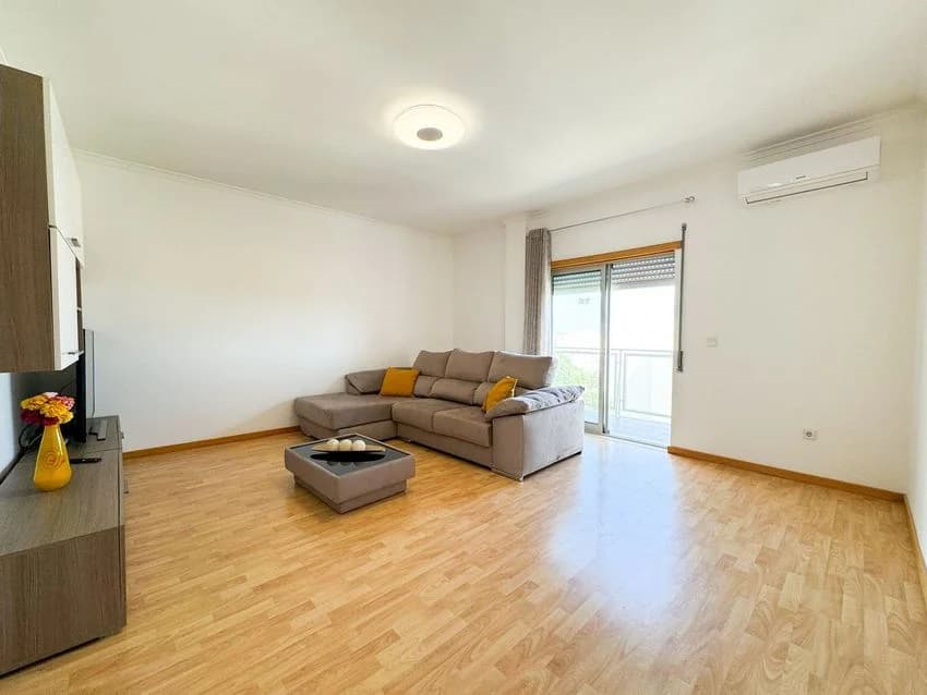 T3 flat for rent in Praceta dos Cooperantes, 2