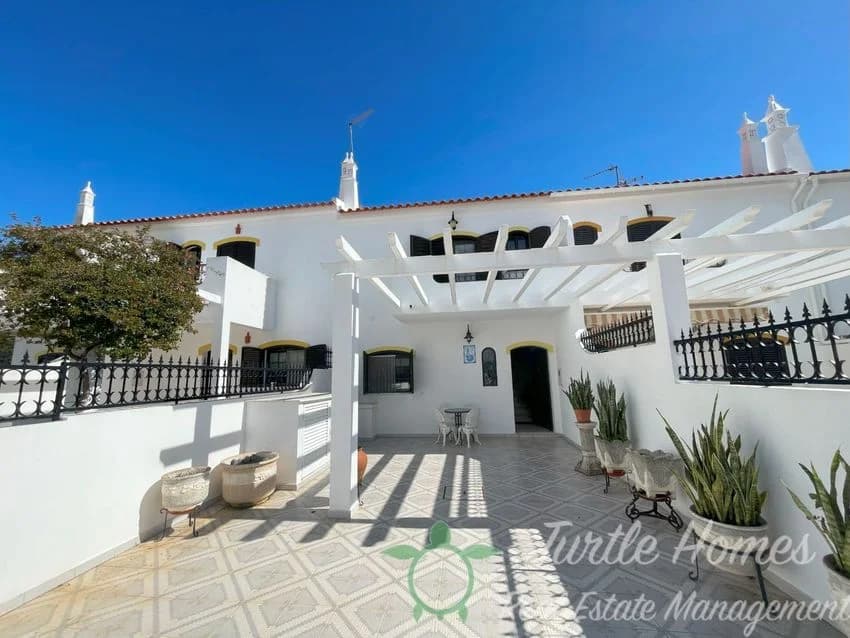 Terraced house for rent , altura