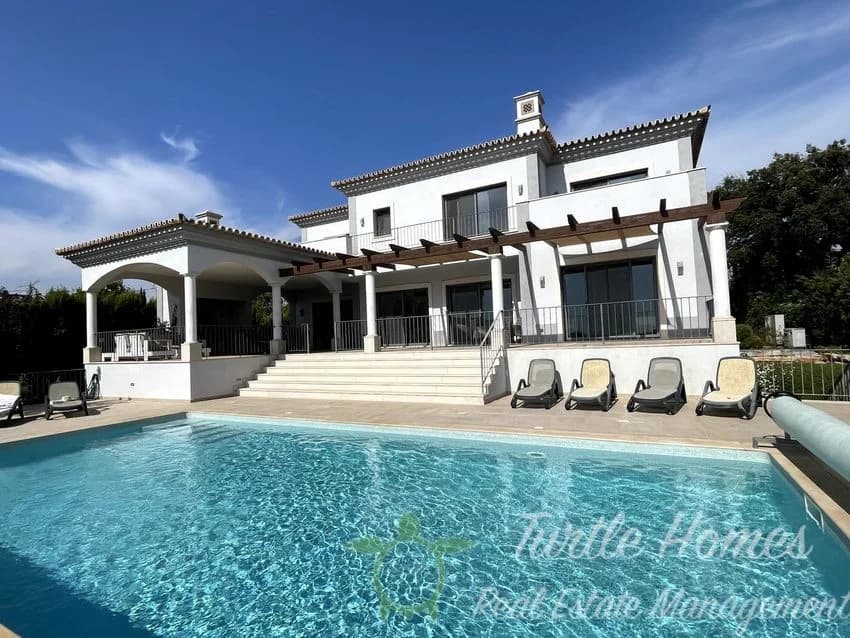 Manor for rent in Estrada de Quarteira