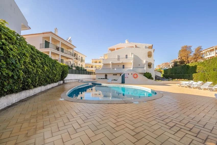 T2 flat for rent in Estrada de Albufeira