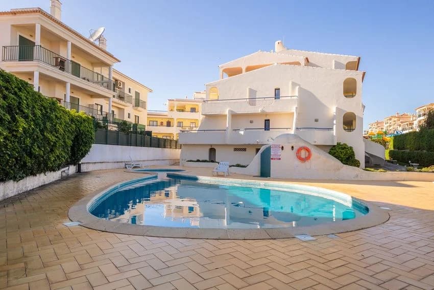 T2 flat for rent in Estrada de Albufeira