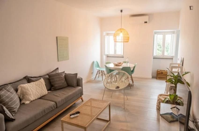 T2 flat for rent in Rua Terreiro Garção