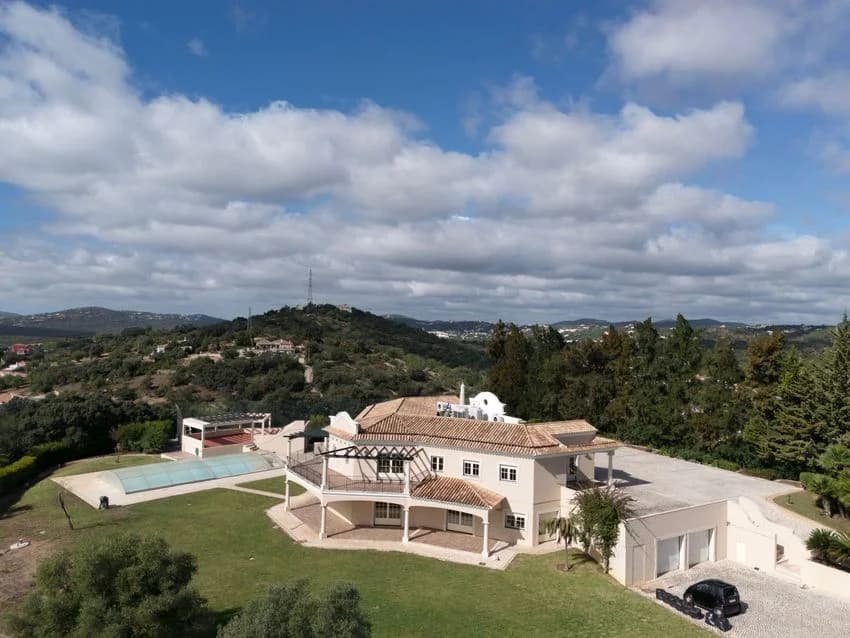 Detached house for rent in Campina - Mesquita