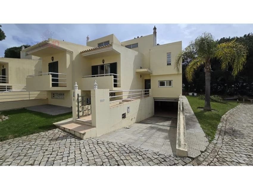 Detached house for rent in Pinhal da Marina