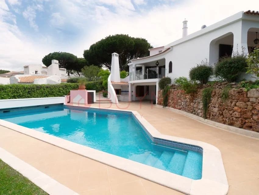 Detached house for rent in Pinhal da Marina