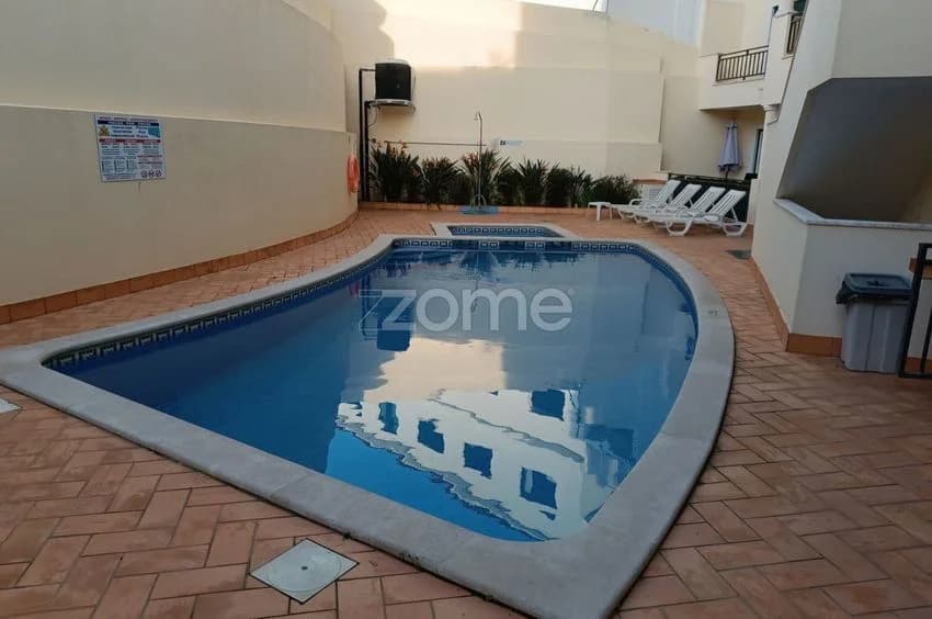 T2 flat for rent in Rua Samora Barros Nn