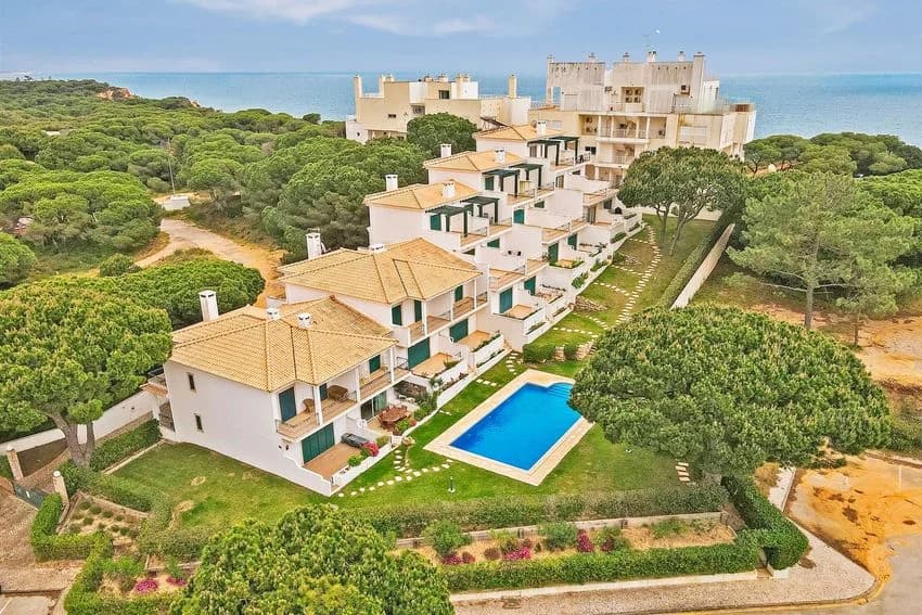 Terraced house for rent in Rua do Pinhal