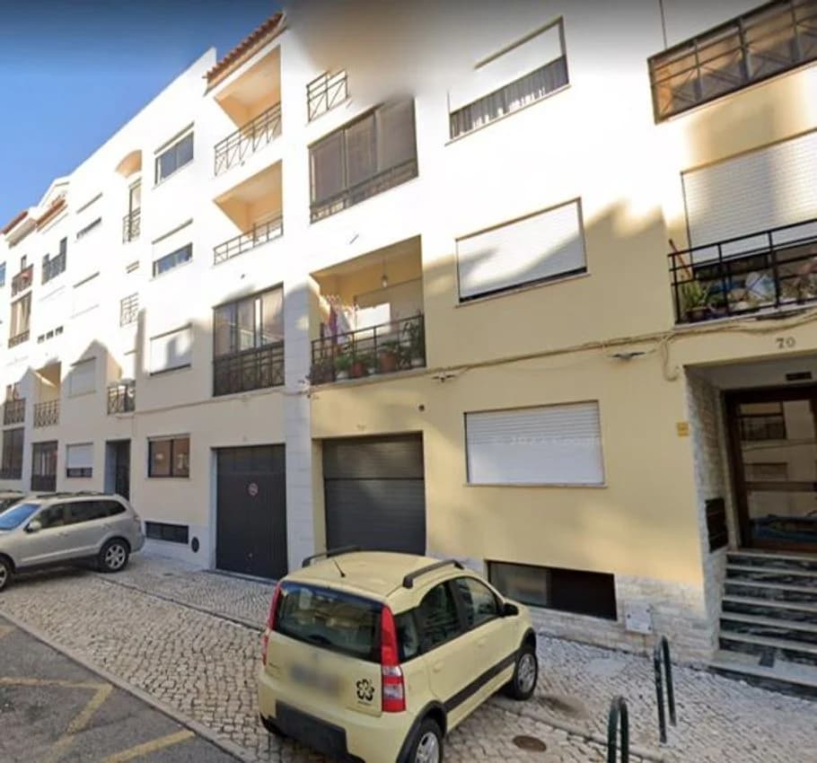 T2 flat for rent in rua Barao de Moçamedes