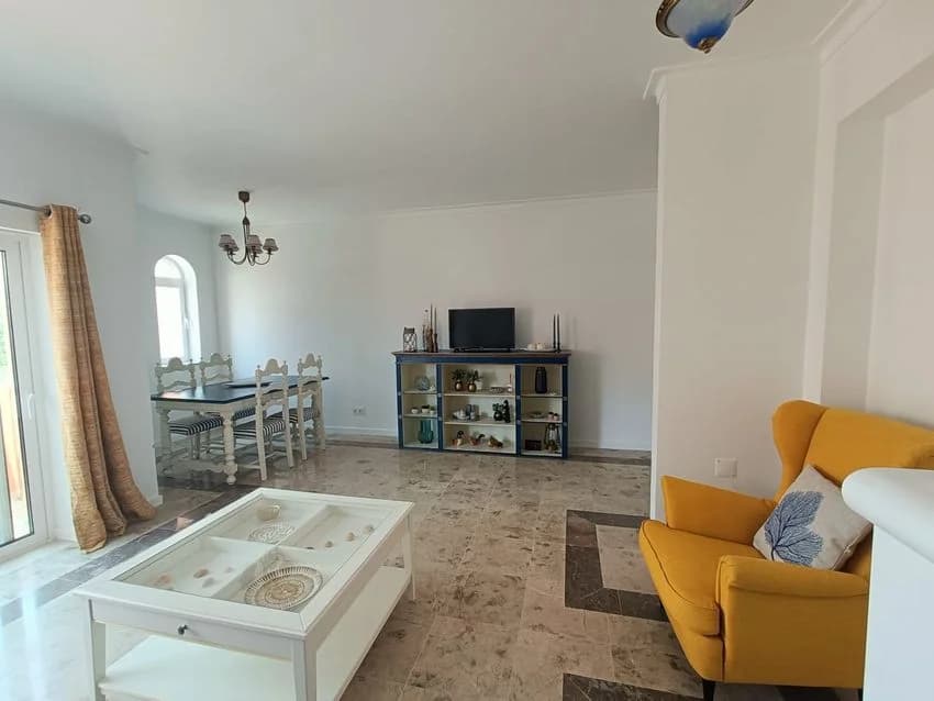 T1 flat for rent in Rua da Chaminé, 2