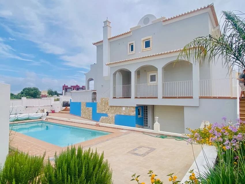 Detached house for rent in Ferragudo