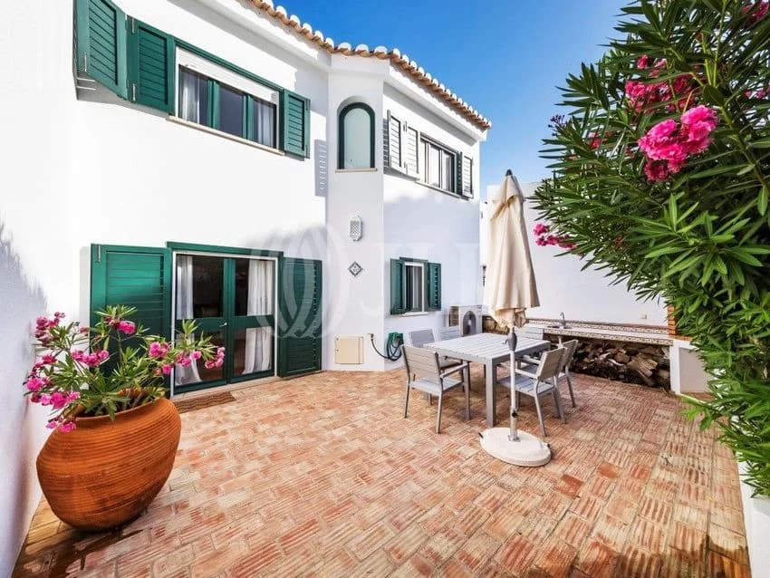 Detached house for rent in Vale do Lobo