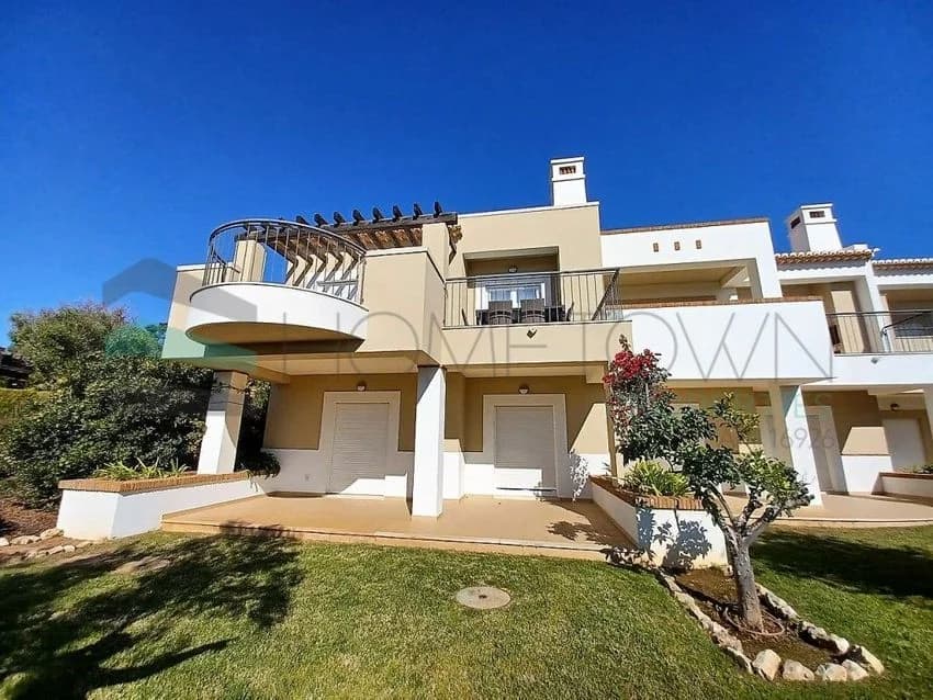 Terraced house for rent in Centro da Vila