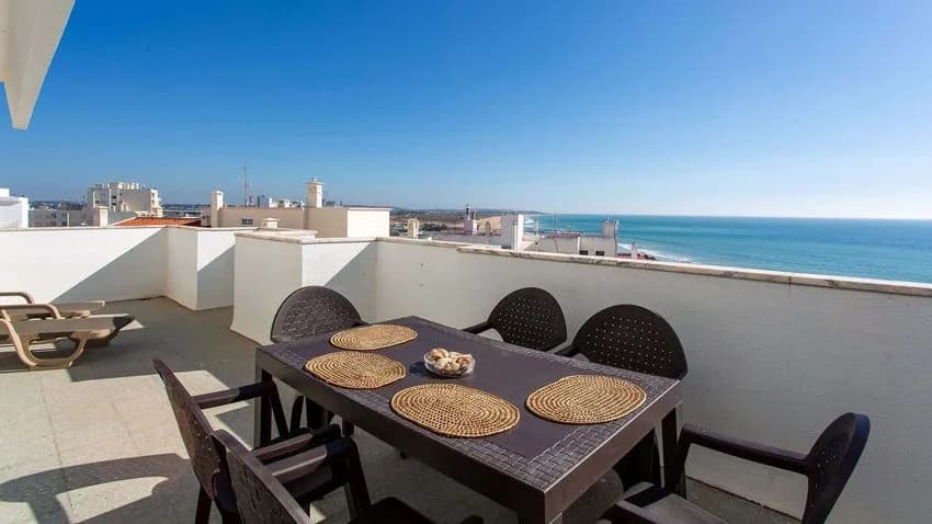 T2 flat for rent in Avenida Beira Mar