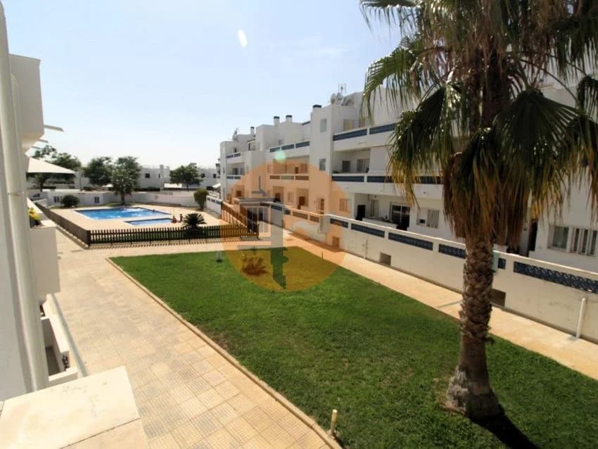 T2 flat for rent in Santa Luzia