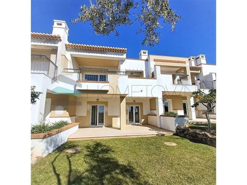T2 flat for rent in Centro da Vila